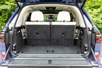 3列目使用時でも荷室の容量は750リッターを確保する。