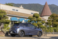 国内では2023年9月20日に発売された「BYDドルフィン」。今回の試乗車はより強力な駆動用モーターと大容量のバッテリーを搭載した上位グレードの「ロングレンジ」。