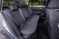 先代の「ゴルフヴァリアント」に対し、35mm延長されたホイールベースにより、後席の居住スペースが拡大。レッグルームは38mm広がっているという。