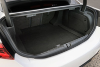 ラゲッジルーム容量については。FR車と同じく480リッターとされている。