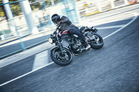 軽量なボディーと粘り強いトルク特性のエンジンにより、普段使いで感じられる気持ちのいい走りが追求された「XSR700」。2017年11月に発売されたヤマハのニューモデルである。