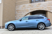 「アテンザ」はコンセプトカー「雄(TAKERI)」を元に開発された。(写真=池之平昌信)