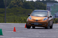 第346回:電気自動車でジムカーナ? 「日産リーフ」のスポーツ性能を試す