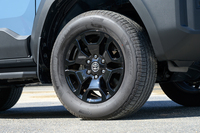タイヤはM+Sの「ミシュラン・プライマシーSUV」で、車外騒音規制などに対応すべく日本向けに採用したとのこと。今回のオフロードコースはこれで問題なく走破してしまった。