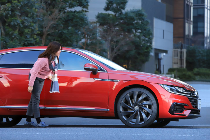 ドライブのスタート地点は東京・丸の内。ここから、霊峰・富士の姿を求めて富士五湖へと向かうことにした。