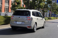 「グランドC4ピカソ フィールBlueHDi」は、尿素SCRシステムとDPFを併用することで排出ガスを浄化。欧州や日本などの排出ガス規制に対応する。