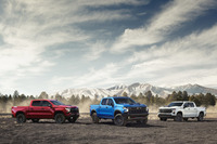 フォードのピックアップトラック「F-150」のライバルとなるのがシボレーブランドの「シルバラード」。最新モデルは2017年に発表された4代目だが、毎年細かなアップデートが行われている。GMCブランドの「シエラ」は兄弟車にあたる。