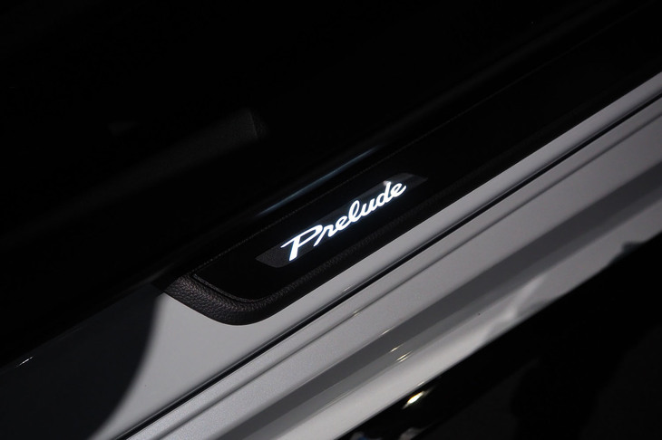 ホンダ・プレリュード(純正アクセサリー装着車のサイドステップガーニッシュ)