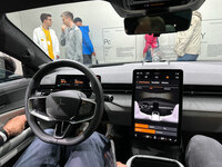 「ポールスター5」のダッシュボード。