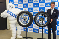 ミシュランの「クロスクライメート3」(写真左)と「クロスクライメート3スポーツ」(同右)は、2021年8月に登場した「クロスクライメート2」の後継となるオールシーズンタイヤ。