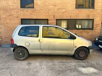 ピーノさんの「トゥインゴ」は2000年登録。