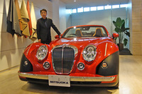 発表会であいさつに立った光岡自動車の光岡章夫代表取締役社長。2018年が光岡の50周年に当たることに触れ、「100周年のときには、私は117歳となりますが……」と語り、会場の笑いを誘っていた。