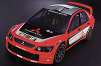 「ランサーWRC05」。ようやく採用されたパドルシフトのセミオートマチックトランスミッション、シーズン途中で投入予定のアクティブセンターデフ、そしてピレリタイヤとのマッチングに注目が集まる。