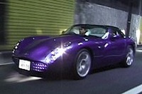 TVR正規輸入代理店:オートトレーディングルフトジャパン株式会社
〒480-1102 愛知県愛知郡長久手町前熊字寺田71-1
電話:0561-63-1577