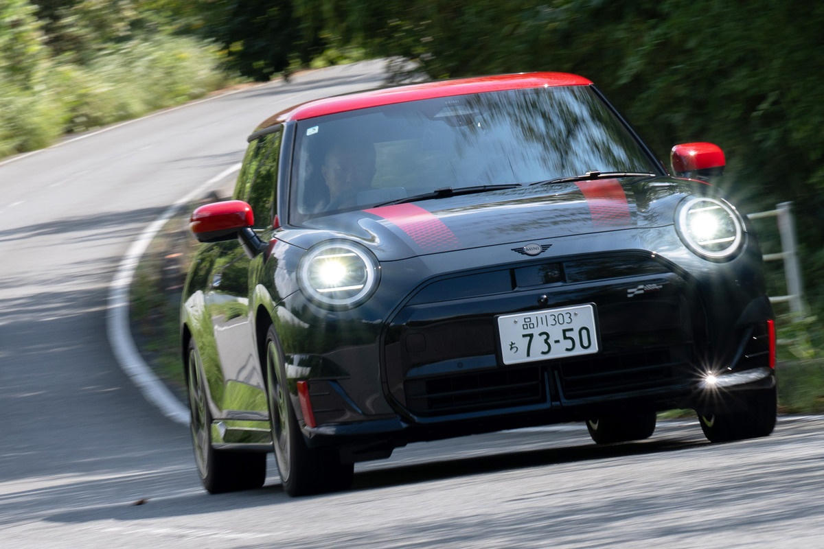 MINIジョンクーパーワークスE（FWD）【試乗記】 新しいけど懐かしい 