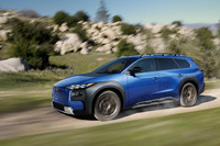 新型BEVの「トレイルシーカー」。既存の「ソルテラ」をベースとした、ワゴンとSUVのクロスオーバーといった趣のモデルだ。