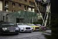 試乗会場に並んだ歴代「コンチネンタルGT」。左端が初代で、右端の最新世代では、伝統だった4灯式ヘッドランプが2灯式のデザインになった。