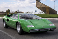 シャシーナンバー0001番の貴重な「カウンタックLP400」。