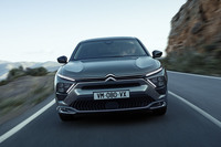 シトロエンの新たなフラッグシップモデル「C5 X」がデビューの画像