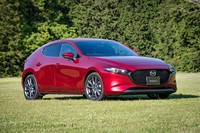 マツダが「マツダ3」の国内販売をスタート