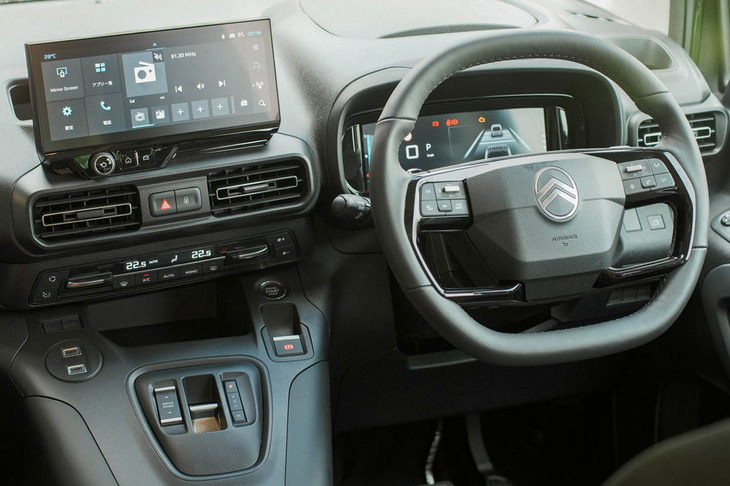 シトロエン・ベルランゴ ロングMAX BlueHDi(コックピット)