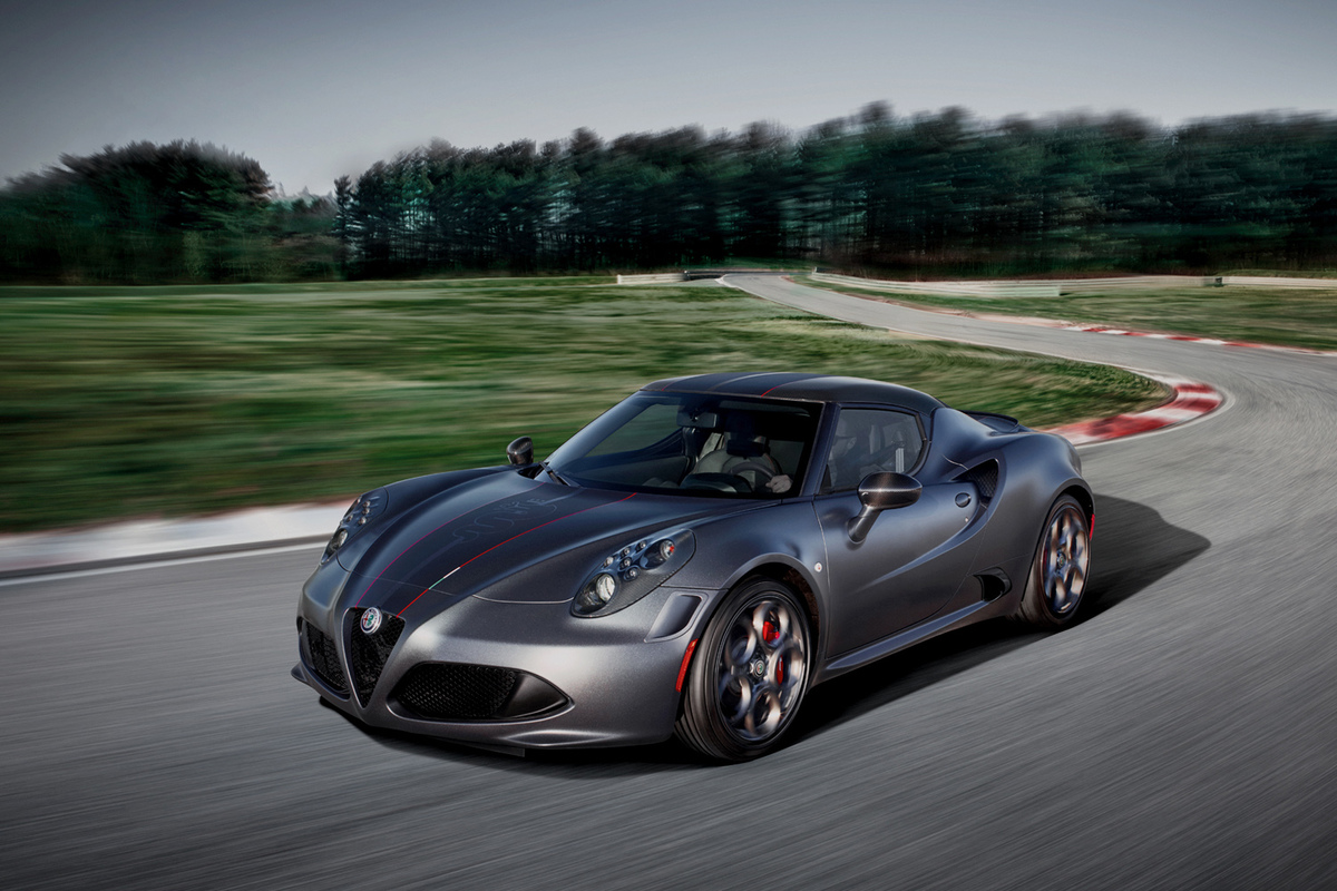 ジュネーブで発表された「アルファ・ロメオ4C」の限定車発売