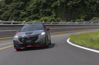 ドライブモードには「NISMOチューンドe-POWER 4WD」専用の「NISMO」モードを設定。加速力とアクセルレスポンス、さらに後輪への駆動力配分が最大化される。