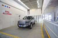 アルミニウムをはじめとしたさまざまなマテリアルのボディー修復に対応すべく、投資を怠らない。(photo:Buferauto)