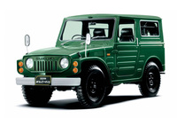 初代「ジムニー」のデビューは1970年。当初は“ジープ”を思わせるオープントップのみだったが、2年後には耐候性に考慮したバンが登場している。