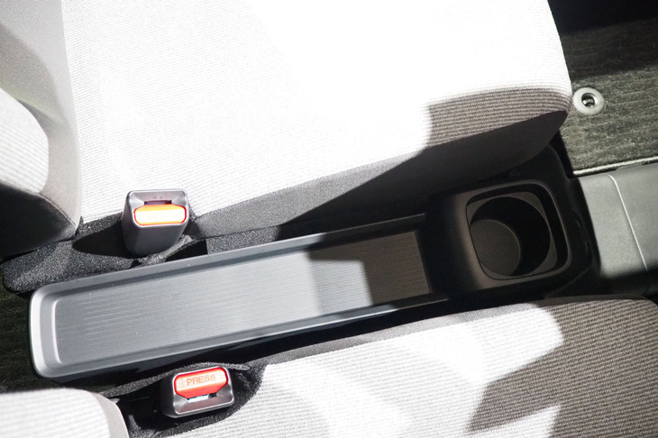 ホンダN-ONE e:(センターロングコンソール)