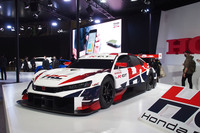 「ホンダ・シビック タイプR-GTコンセプト」は、HRCが開発を担当。レース専用車両を示唆するデザインコンセプトとして公開された。