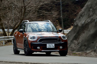 今回は、高速道路を中心に約250kmの道のりを試乗。燃費は満タン法で11.2km/リッター、車載燃費計の値で12.6km/リッターを記録した。