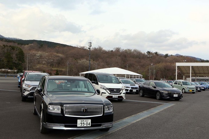 軽自動車、高級セダン、スポーツカー、SUV、ミニバンと、国内外の多彩な車両がそろった新車試乗会は、同イベントの目玉企画のひとつ。スーパーカーと同じくらい試乗することが難しい、「トヨタ・センチュリー」のような特殊なモデルも用意されていた。