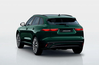 「ブリティッシュレーシンググリーン」の外装色をまとった「FペースR-DYNAMIC SVカラーエディション」。