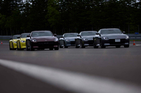 ベースグレード、「バージョンT」「バージョンS」「バージョンST」というラインナップは、「Z33」や「Z34」にも見られたおなじみのもの。各グレードのキャラクターづけも分かりやすい。