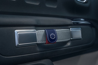 「シトロエンC3」にアパレルブランドとのコラボモデル「セントジェームス」が登場の画像