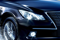 先代「トヨタ・クラウン」のヘッドランプ。
永福:「やっぱり導光棒を使ったランプを見ると、節約を感じちゃうなあ……」
ほった:「気にしすぎです」