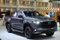 会場には、あの“マツダ顔”のトラックが! この「マツダBT-50」は、タイで「いすゞD-MAX」のOEM車として販売されている。