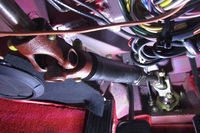 「フェラーリ328GTS」のステアリングシャフトのユニバーサルジョイント。