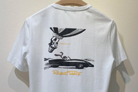 こちらのTシャツのイラストレーションも1960年代風である。