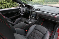 インテリアには「スポーツ」「MC」ともに、8色の内装色と5種類の装飾トリムが用意される。