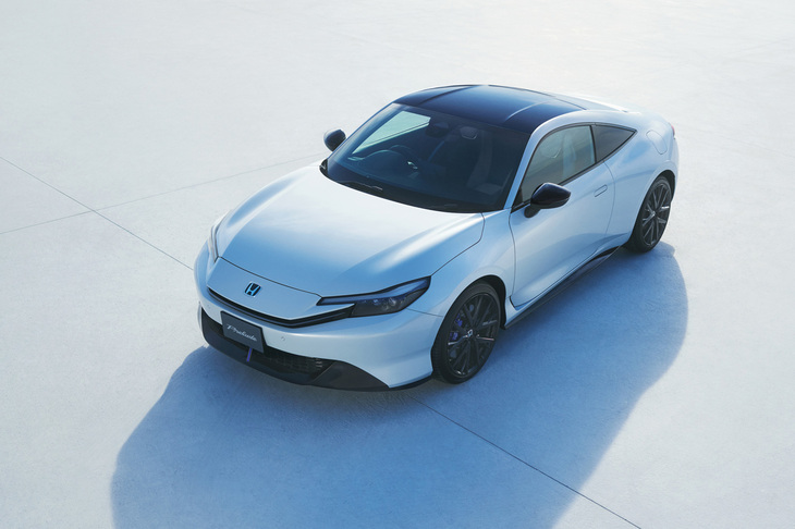 オンライン販売専用となる初年度のみの限定車「プレリュード ホンダONリミテッドエディション」もラインナップ。こちらは「ムーンリットホワイト・パール&ブラック」の専用2トーンカラーを採用している。