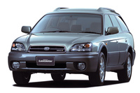 「スバル・レガシィ アウトバック」
1994年に「レガシィ」をベースにしたクロスオーバーSUVとしてアメリカでデビュー。翌年日本で「レガシィ グランドワゴン」という名前で発売された。映画に登場するのは2代目モデルで、日本では「ランカスター」というサブネームが与えられていた。