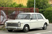 戦後、スクーターのランブレッタを製造していたインノチェンティにとって、初の四輪車は1960年、英国ブリティッシュ・レイランド製「A40」のライセンス生産だった。これはその後リリースした「ADO16」のイタリア版。2023年撮影。