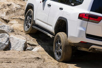 トヨタ・ランドクルーザー“70”AX/ランドクルーザー“300”GRスポーツ【試乗記】の画像