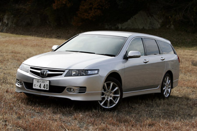 【スペック】全長×全幅×全高=4750×1760×1470mm/ホイールベース=2720mm/車重=1570kg/駆動方式=FF/2.4リッター直4DOHC16バルブ(200ps/6800rpm、23.7mkg/4500rpm)/車両本体価格=265万6500万円(テスト車=370万6500円)