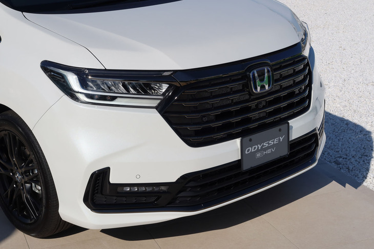 ホンダ・オデッセイe:HEVアブソルート・EXブラックエディション(フロントまわり)