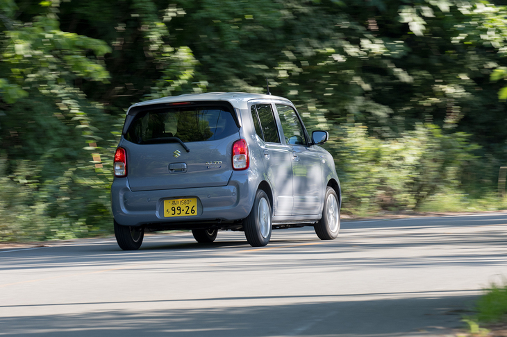 パワーユニットはマイルドハイブリッドのR06Dエンジン(最高出力49PS/最大トルク58N・m)。「アルト」にはターボエンジンの設定がない。