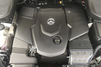 「GLS400d 4MATIC」のフロントに鎮座する2.9リッター直6ディーゼルエンジン。「OM656」と呼ばれるパワーユニットで、ほかに「S400d」や「GLE400d」などにも搭載されている。