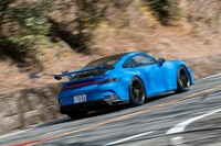 パワーユニットは4リッター水平対向6気筒自然吸気エンジン。最高出力510PS、最大トルク470N・mを後輪のみで受け止める。